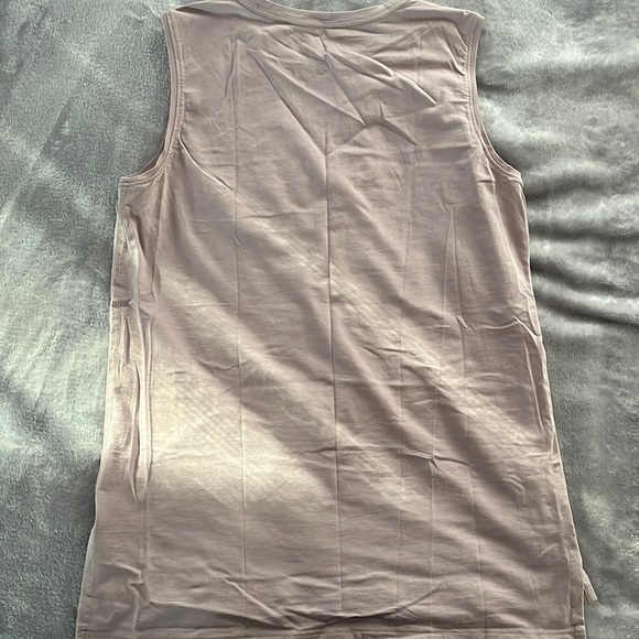 Lululemon lilac/maybe yoga/workout muscle tank - Picture 3 of 4